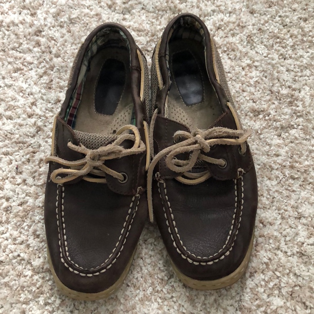 Sperry Style Shoes!